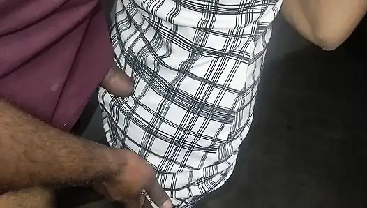 Она умоляет вернуться