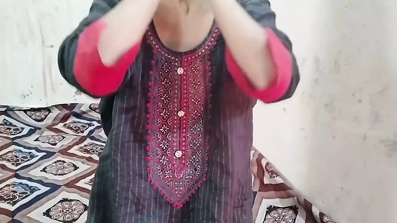 Wife samjh kar chachi ko chod kar pregnant kar diya