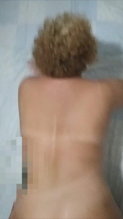 Viktigt ögonblick från "Otroligt knull med en utsökt spermapaj i slutet"