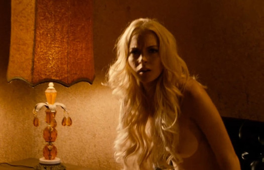 Lindsay Lohan em topless em machete scandalplanetcom