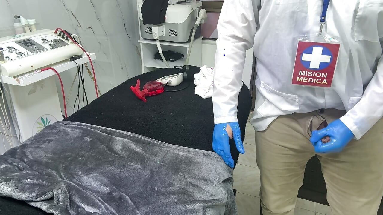 "פשקי את הרגליים קצת יותר"... ובסוף זיינו על המיטה