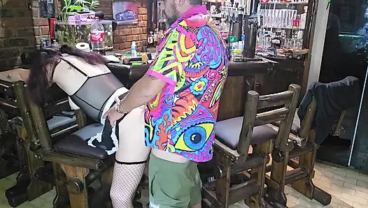 Enger arsch, 19 jahre alt, öffnet ihre beine, damit ich wichsen kann, bevor ich ihre enge muschi ficke