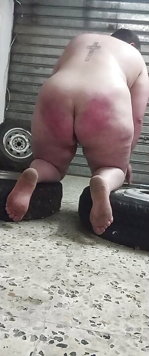 Hardcore Impact Play: Hard Paddling, Flogger e Dildo Fuck Session