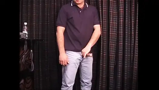 Seksi maskeli orta yaşlı seksi kadın büyük amatör yarakla sikiliyor ve ağzına boşalıyor