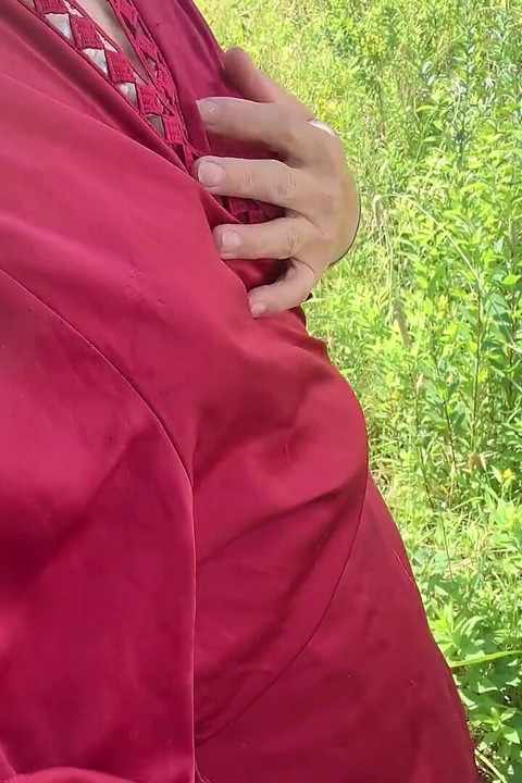 Walk to Gardens Then Pee