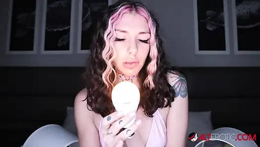 Brenna mckenna lagi asik fisting memek sempitnya