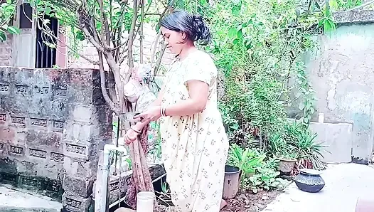 Hintli deshi güzel kolaj kızı neredeyse domaltarak sikişiyor