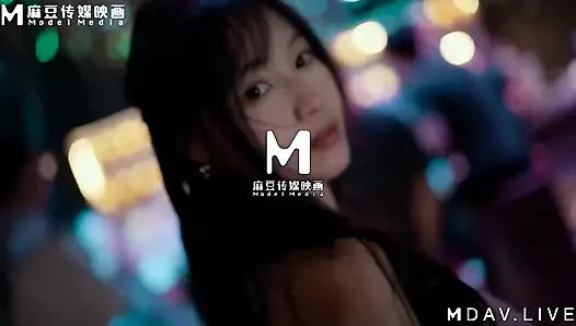 Md-0190-2 I'm Su Chang, I'm Back/wild Exposure/playing with Fire Behind the Crowd