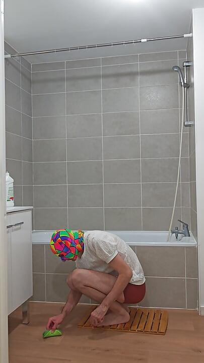 I'm cleaning my bathtub (episode 2)