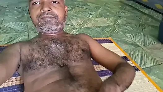 Hintli büyük zenci tek başına mastürbasyon videosu 219