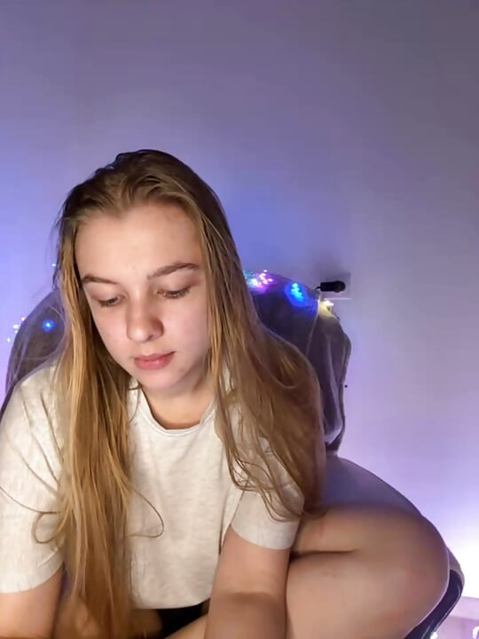 لمس أصابع شديد في مهبل ضيق