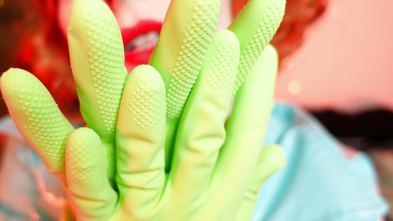 Hot pussy masturbation of horny MILF in rubber household gloves