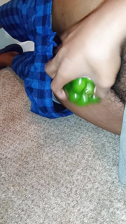 me masturbating with green bell peppers
