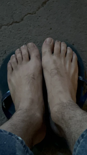 My feet want to be licked