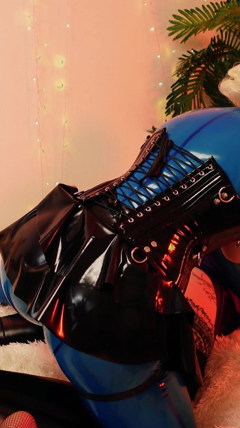 Memorable moment from "funny moments from making porn videos - latex girls"