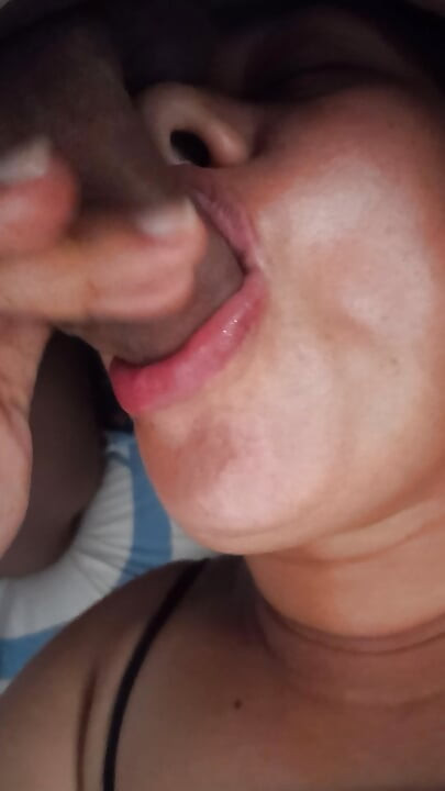 Delicious blowjob from my girlfriend who loves to suck