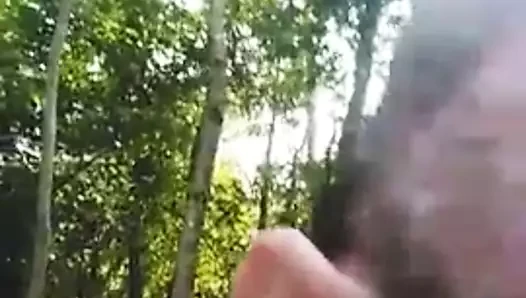 Saya menghisap zakar teman lelaki saya