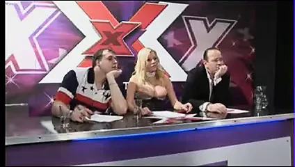 Британскую шлюшку Emma Butt судят по ее выступлению