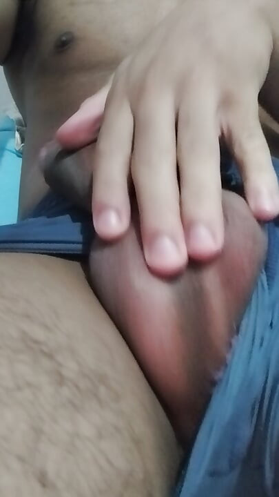 Novinho de 18 anos se masturbando