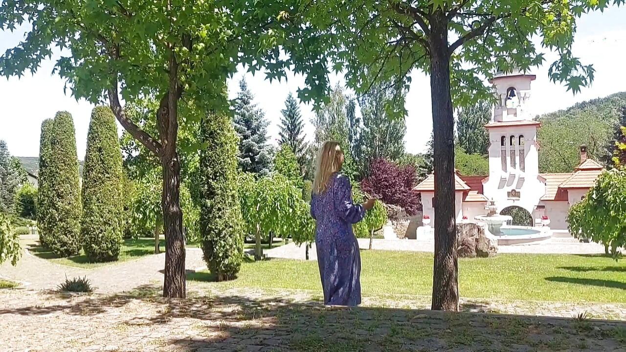 Amateur Blonde Mature Wife Enjoys Sex After Walking