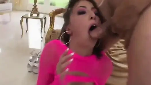 Olgun Kız Sert Kıçlı Oluyor