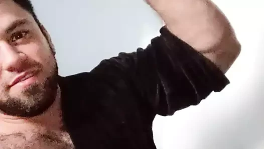 Kaslı seni sikiyormuş gibi yapıyor