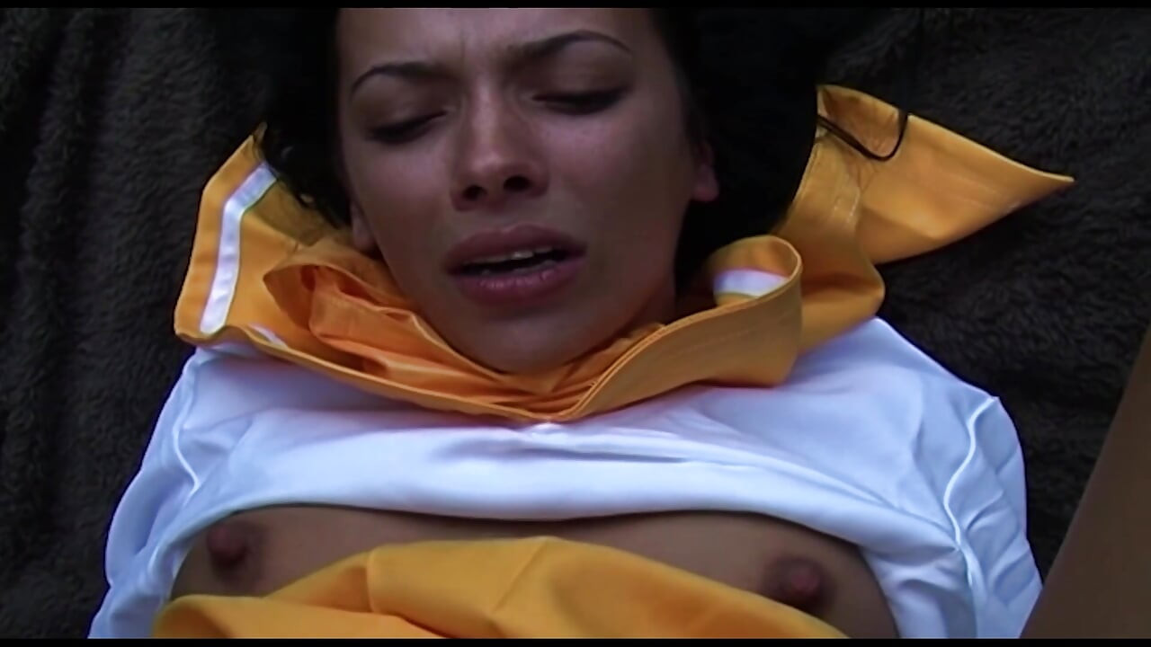 Duboko grlo na otvorenom, jebanje u guzu sa Shalinom Devine