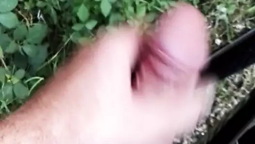 Bir bisiklet turu sırasında horoz dışarı ve mastürbasyon