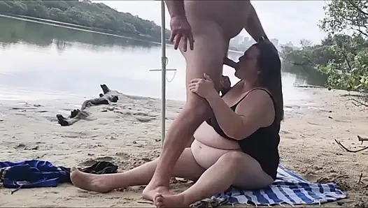 Neredeyse nehirde sikişirken yakalanıyor - faphouse'ta özel