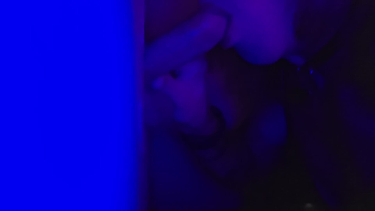 Amber Thorne yetişkin sinemasında.