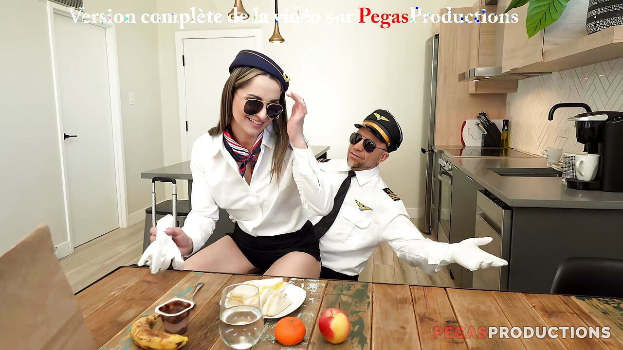 Pegas Productions - Η αεροσυνοδός Summer Baileys την παίρνει στον κώλο από τον πιλότο της