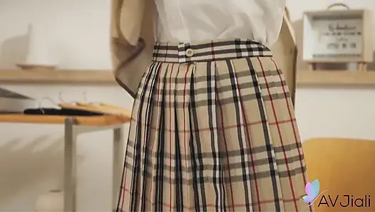 Çarpıcı bebek rina tam vücut masajı ve damarlı bir yarak alıyor