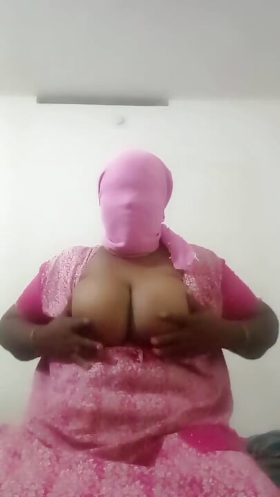 Indian Anty Hot Scene in Bed Room Performance