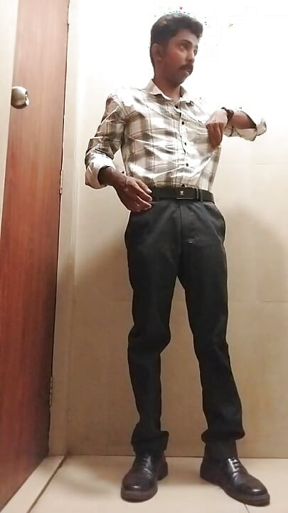Hiệu trưởngDumbfag Shithin 50 Balls tát bằng thắt lưng và tát vào mặt tại nơi làm việc