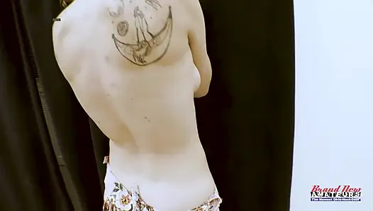 Zierliche inked, rothaarige studentin, luna parish, handjob, zungenanal, gierig schlucken!