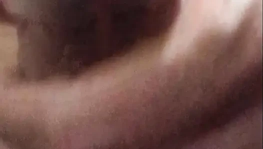 Dilinize büyük miktarda precum