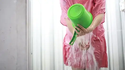 ŞEFFAF SATEN ELBISELI AMATÖR HINTLI BÜYÜK MEMELI BEBEK