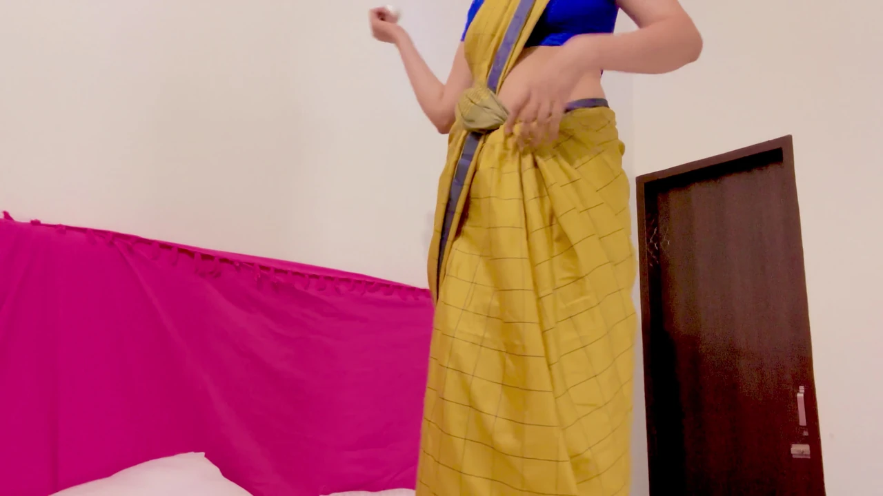 Dever nae naughty bhabhi ko choda (Hindi audio)