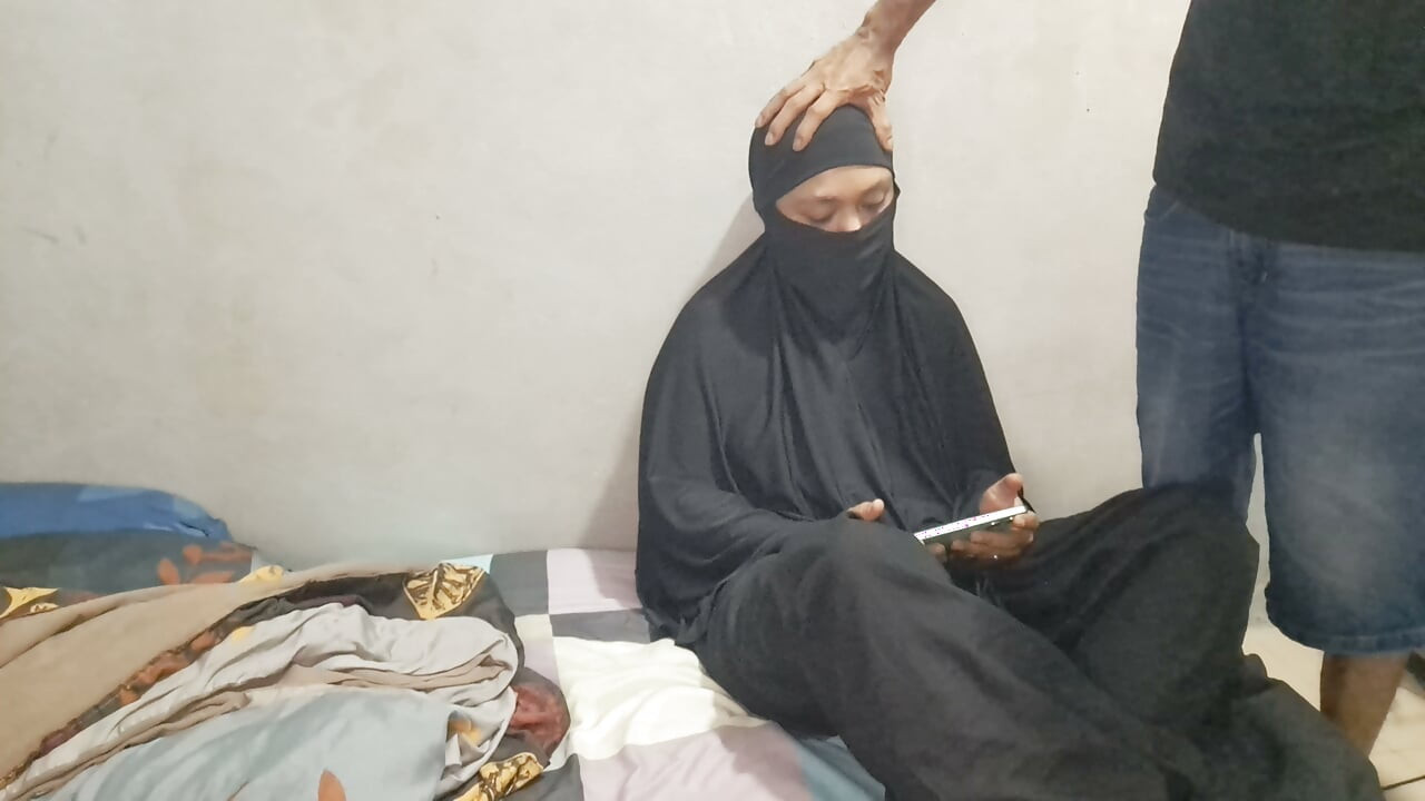 An Asian Muslim Aunt Fucking With A Man In A Hat