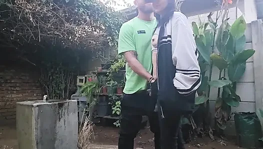 Ngentot istriku di air mancur supaya tetangga nneighbours bisa nonton