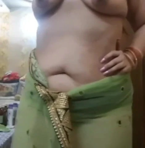 Arab mature dances, showing her boobs