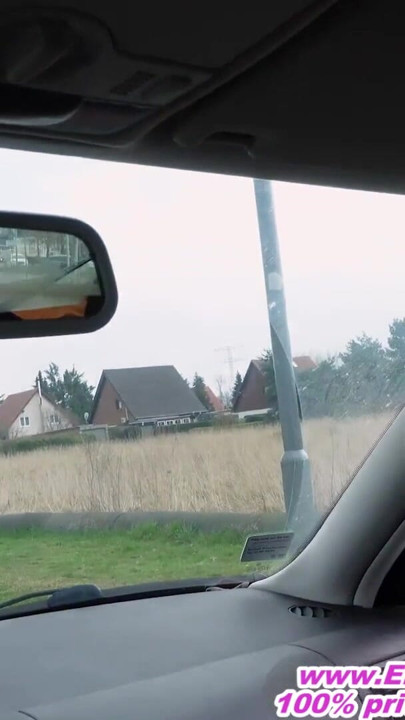 German amateur teen wants to cheat on blowjob car date | Clip 2