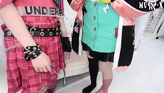 Paco Cosplayer тройничок продолжает делает двойной минет с двойным кримпаем Дружественный Flex 1-й