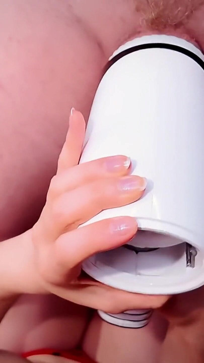 Must-see okamžik z "MILF používá AcmeJoy Stroker William pro 4 výstřiky all do mých úst"