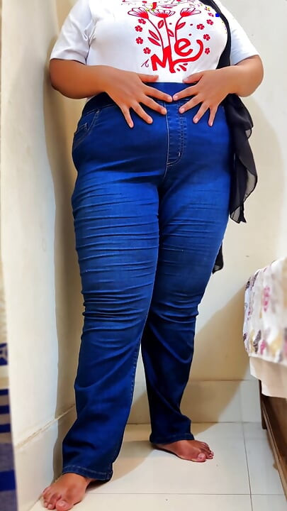 PAWG Shy Teen Employee Masturbat in Office When Boss Is Next Desk
