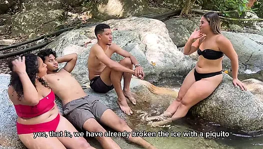 En iyi arkadaşım ve ben ormanda iki sürtüğü sikiyorum - yüze büyük boşalma