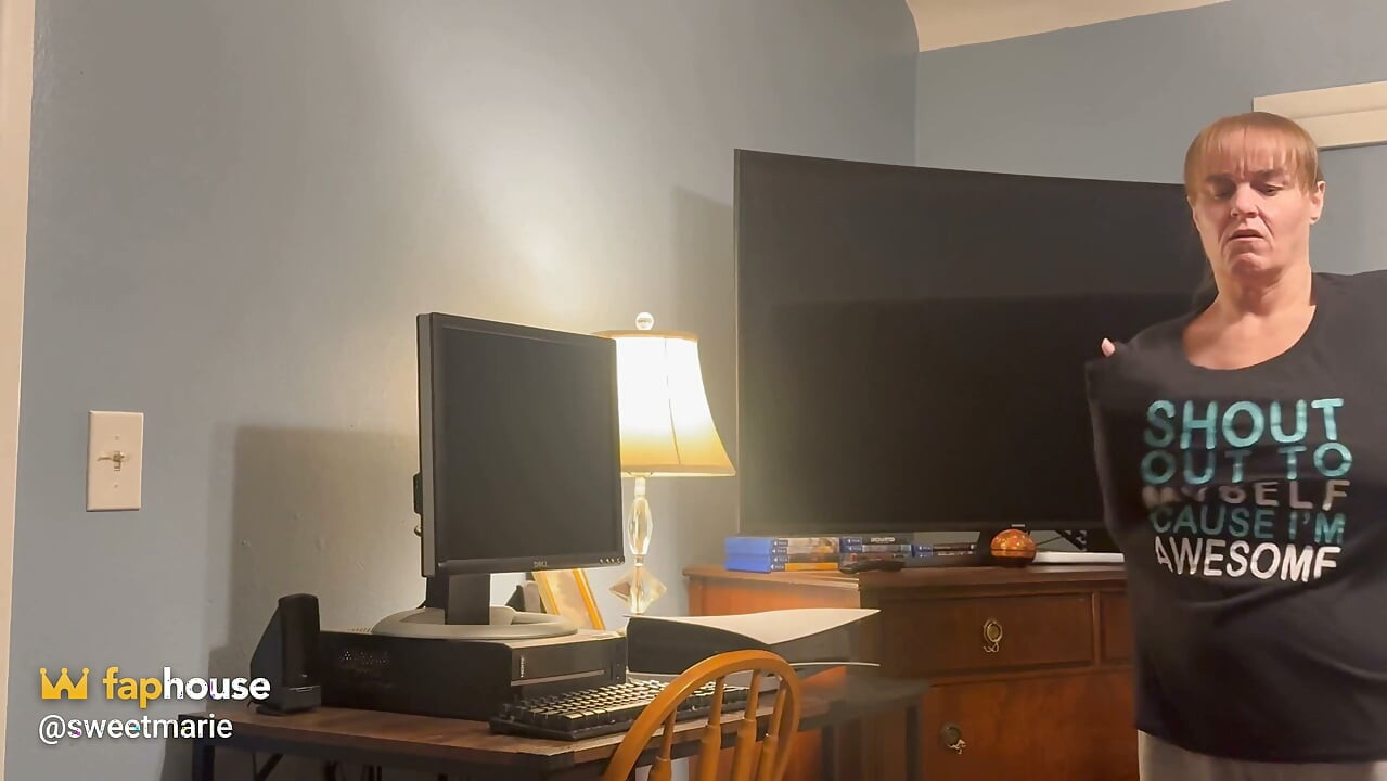 Nechala bys mámu vysát tvé koule do sucha?