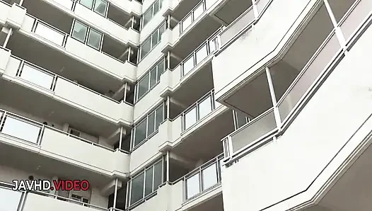 Nana Nakamura'nın yoğun Japon orta yaşlı seksi kadın grup seks maceraları