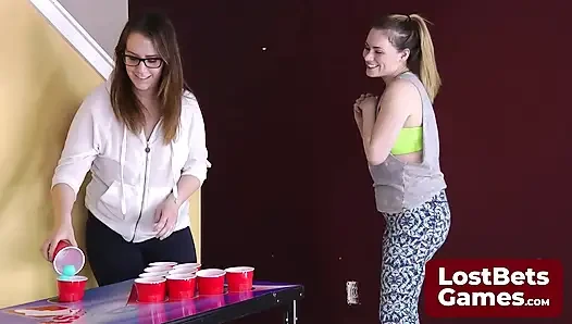 Selina dan helena bergandeng tangan melawan Starli dan Alisha
