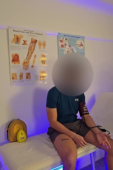 Gerçek İngiliz Hemşire Klinikte Beni Yalıyor!